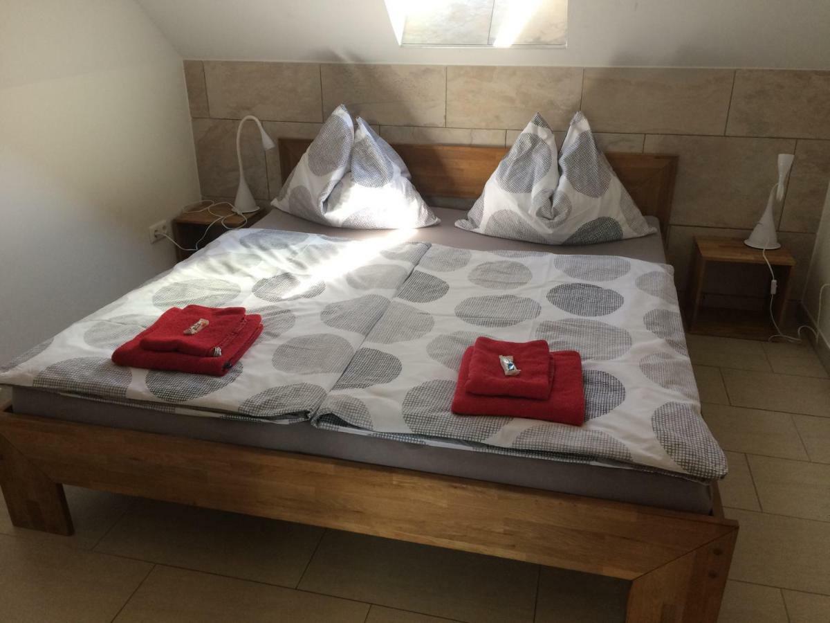 שטיינדורף אם אוסיאכר סי Ferienwohnung Frieser מראה חיצוני תמונה