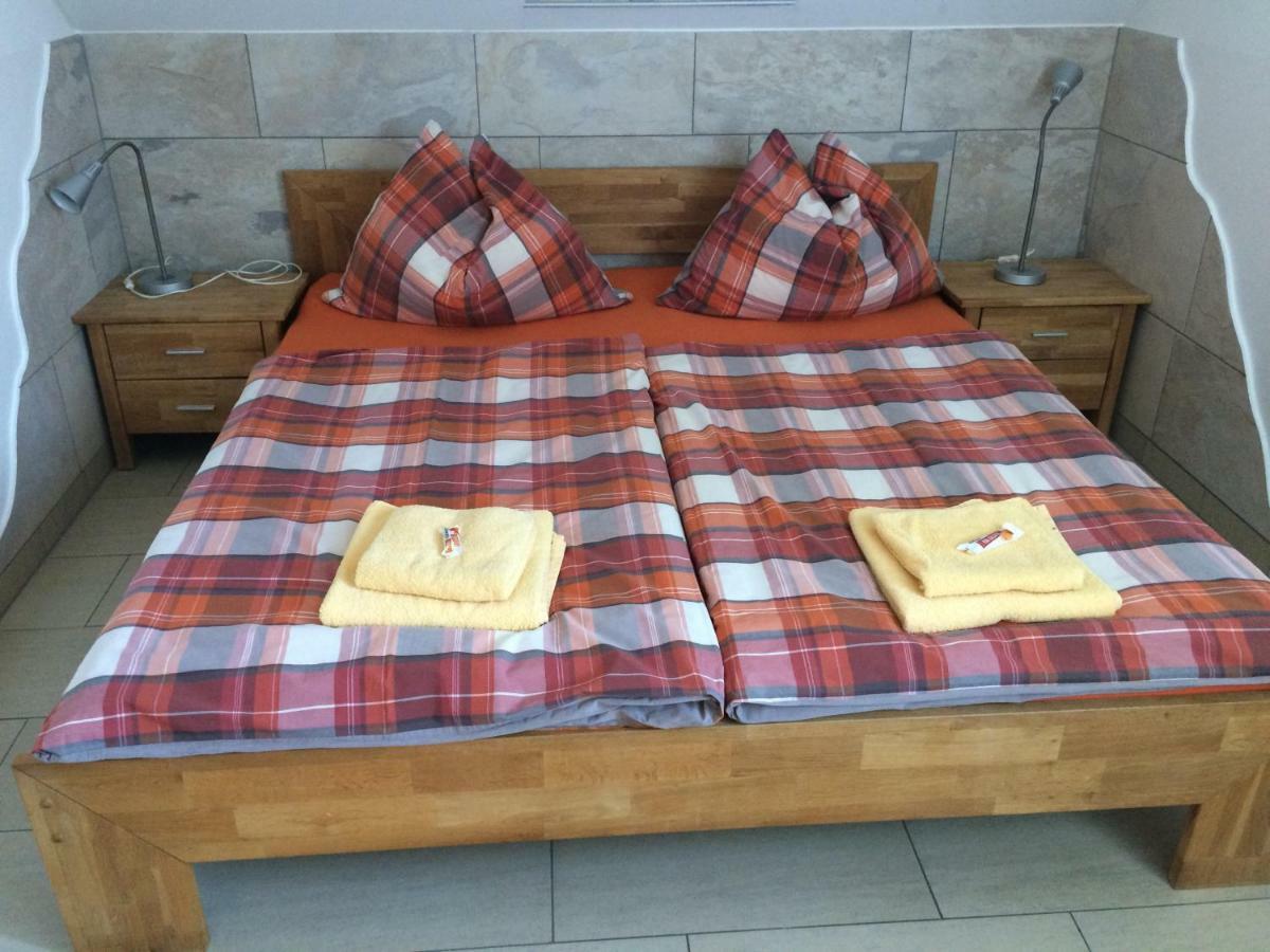 שטיינדורף אם אוסיאכר סי Ferienwohnung Frieser מראה חיצוני תמונה